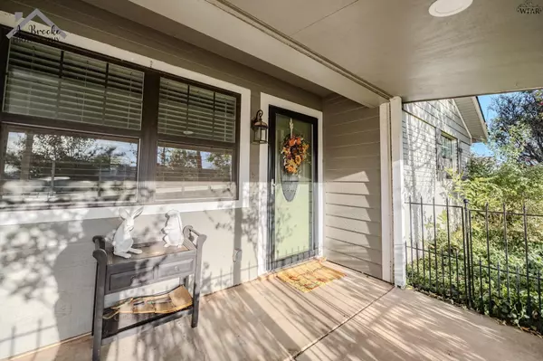 Iowa Park, TX 76367,1008 W HIGHWAY ST