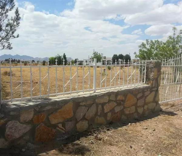 6727 Mac Arthur RD, Las Cruces, NM 88012