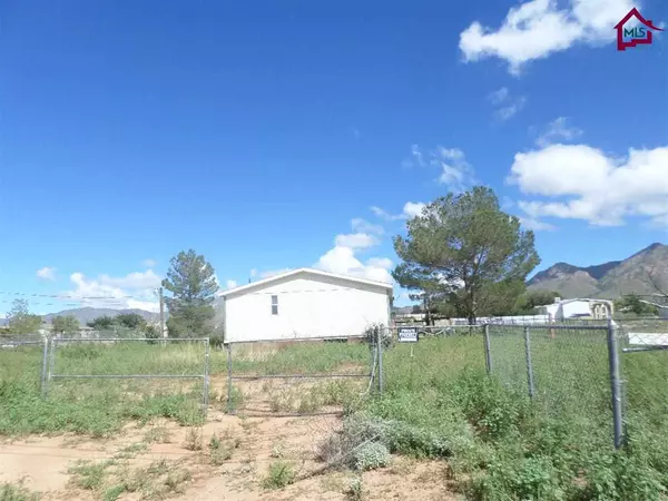 6718 Mac Arthur RD, Las Cruces, NM 88012