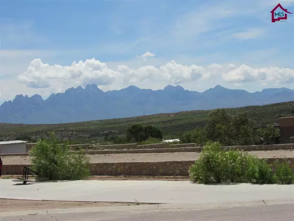 5702 Cedarwood CT, Las Cruces, NM 88012