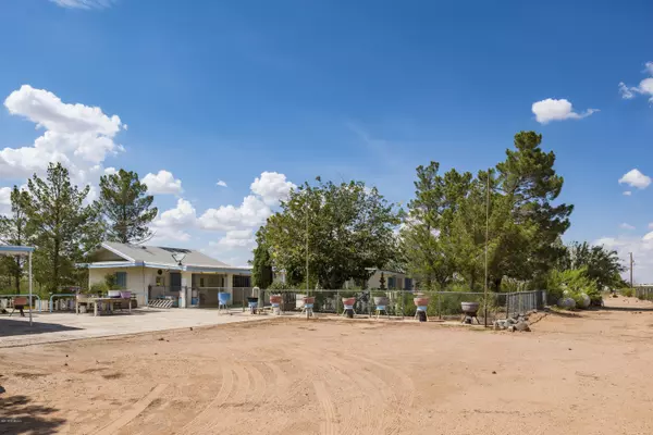 720 State Line Dr DR, Chaparral, NM 88081