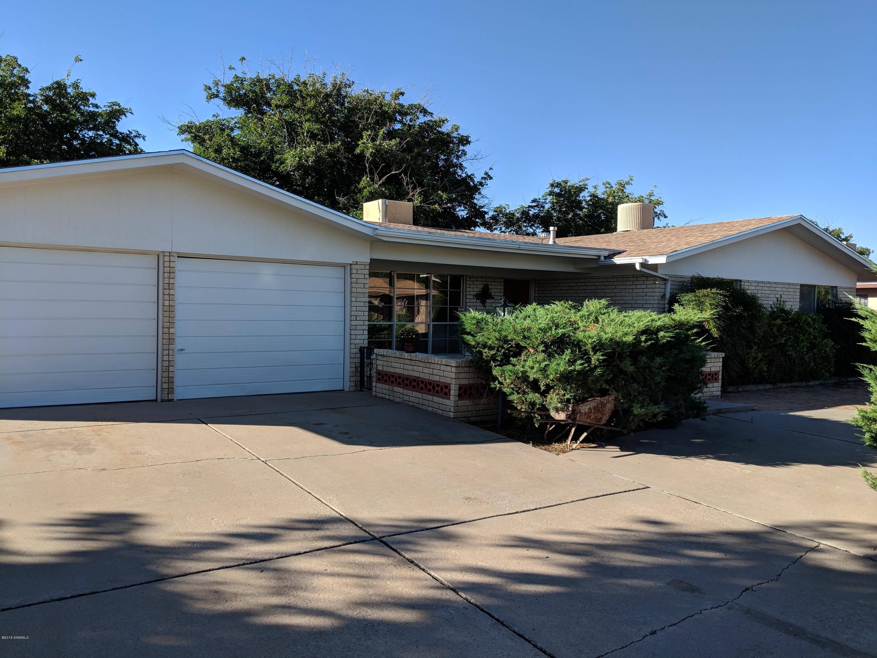 1717 Sequoia AVE, Las Cruces, NM 88005