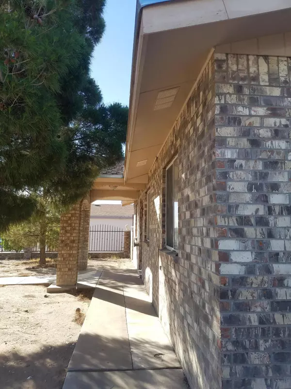 Sunland Park, NM 88063,314 Nueces DR