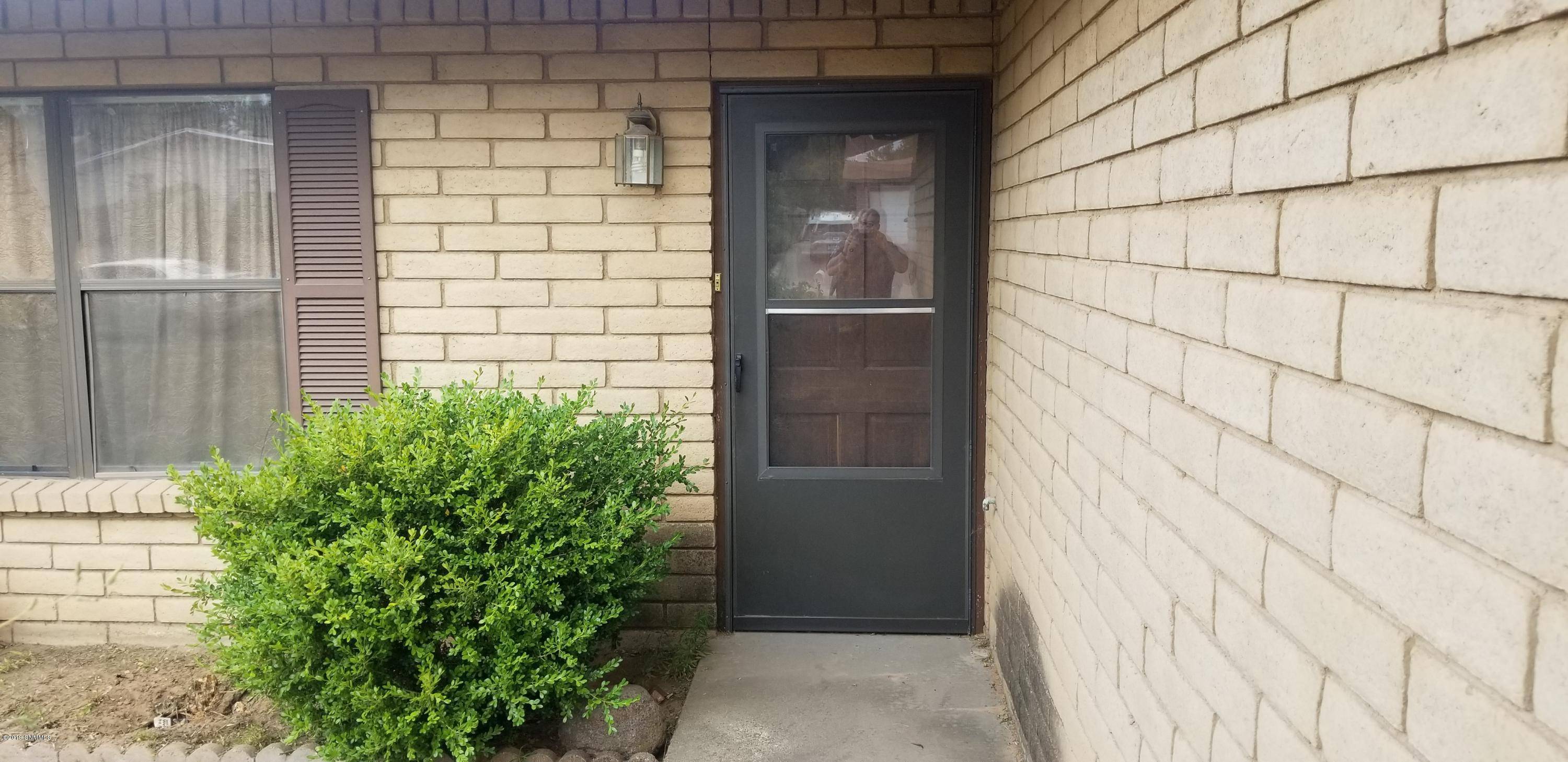 Las Cruces, NM 88005,1206 Akers ST