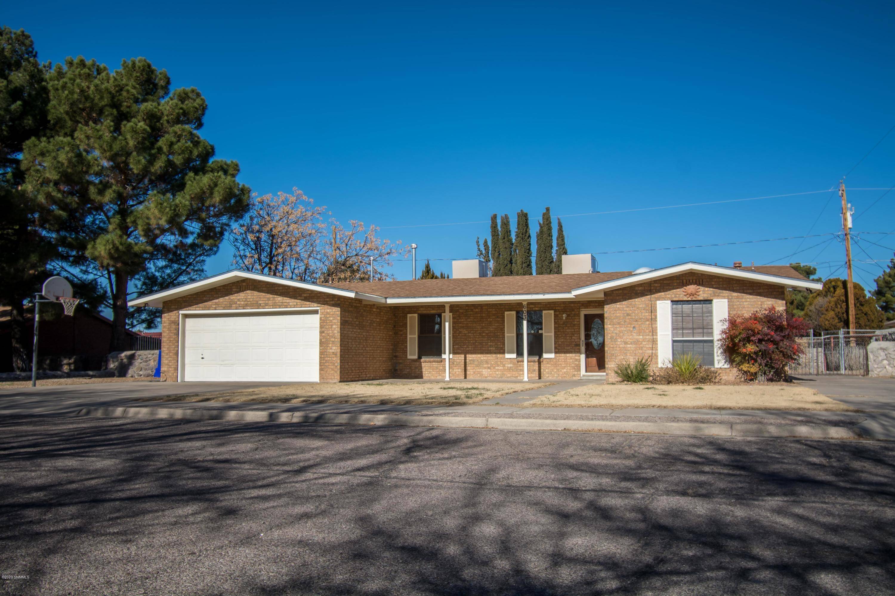 Las Cruces, NM 88005,603 Lenox AVE