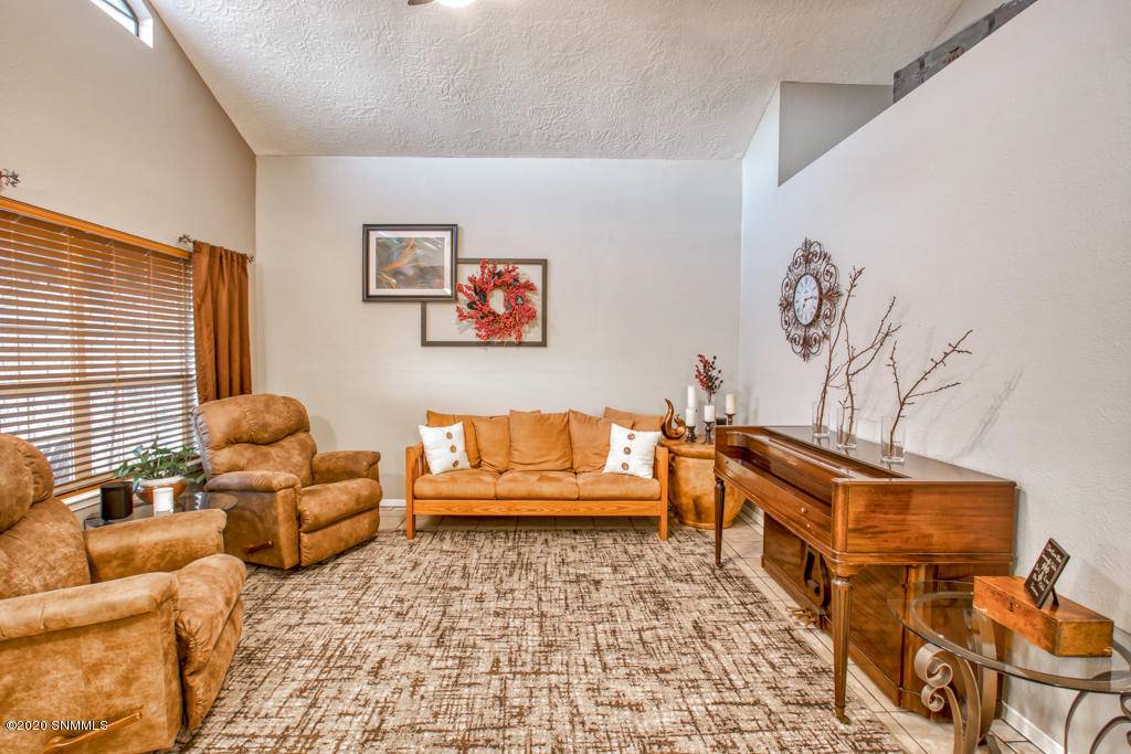 Las Cruces, NM 88005,960 Jana CT