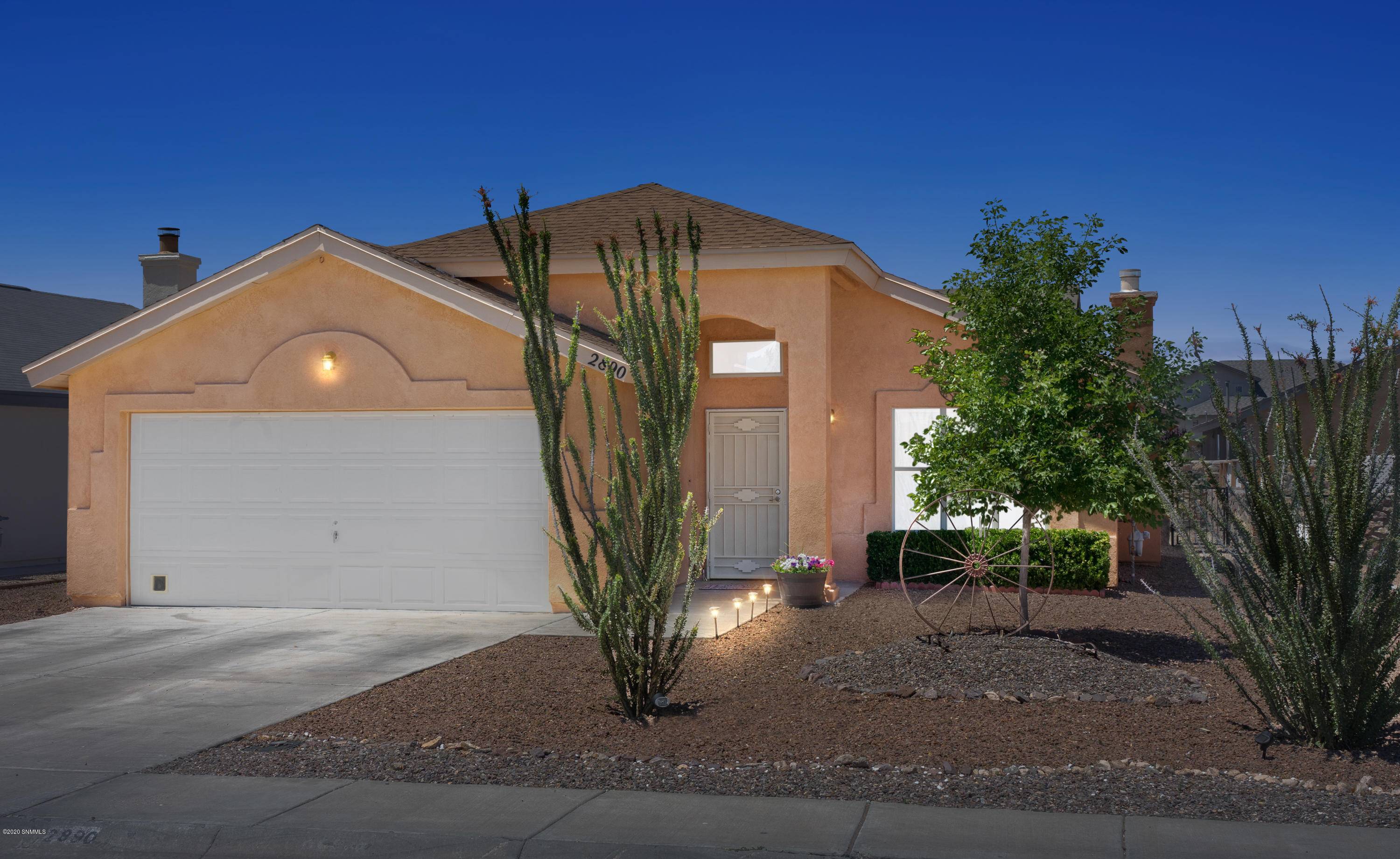 2890 San Lorenzo AVE, Las Cruces, NM 88005