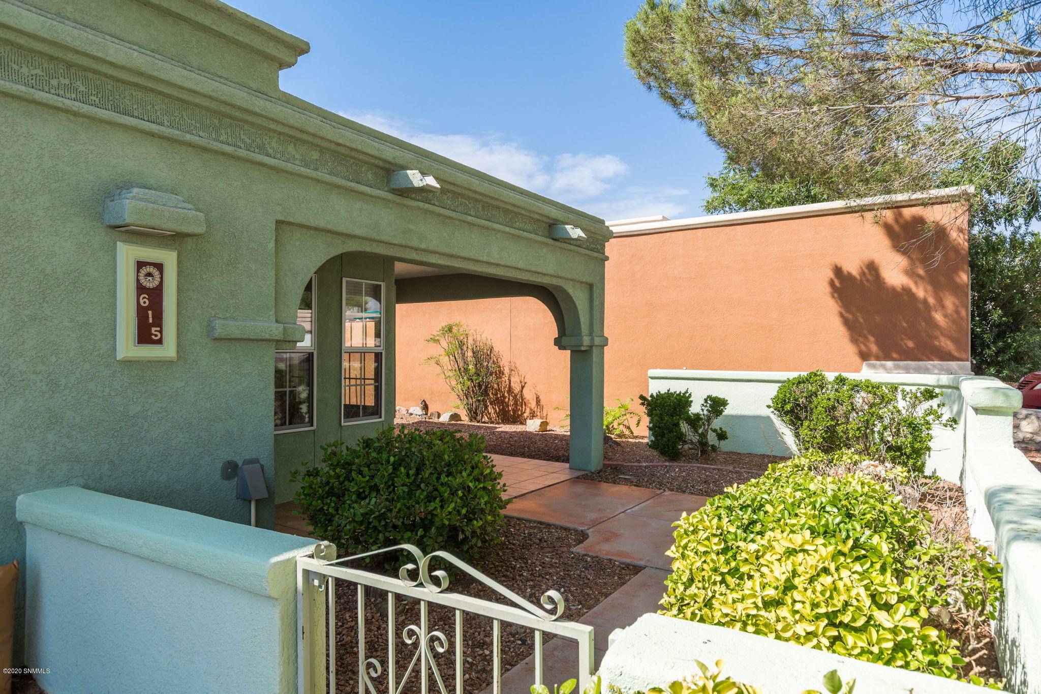 Las Cruces, NM 88005,615 Cielo Bonito CT