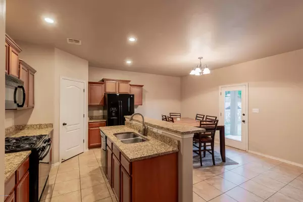 Las Cruces, NM 88007,2860 La Union CT