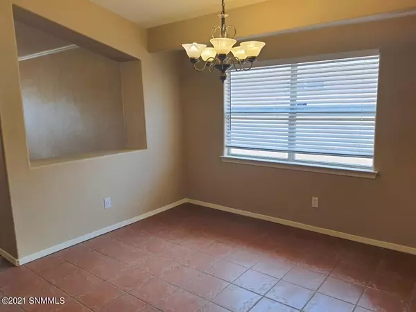 Las Cruces, NM 88007,1335 Fountain LOOP