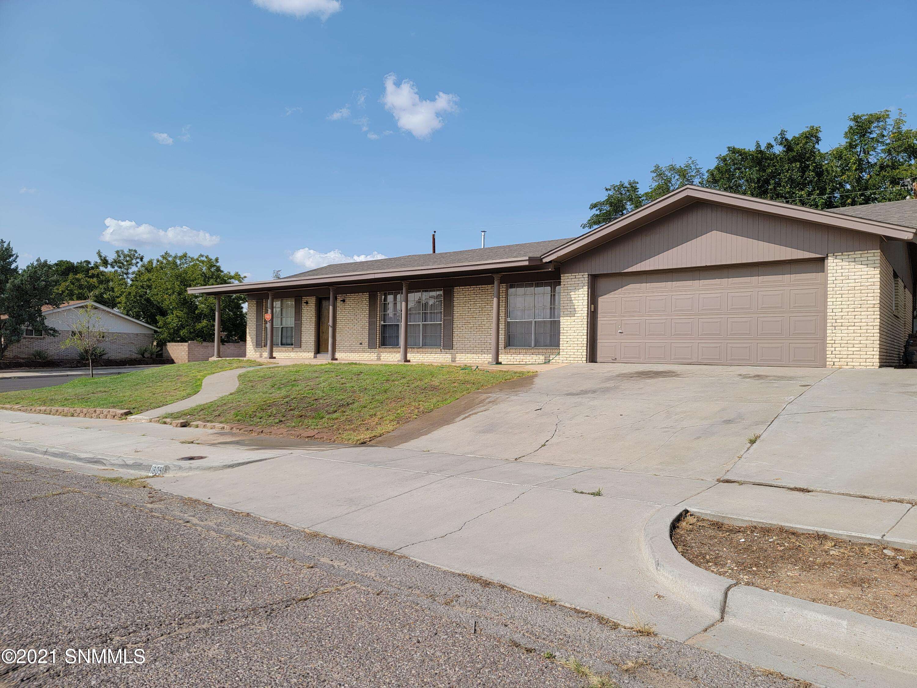 1805 Altura AVE, Las Cruces, NM 88001