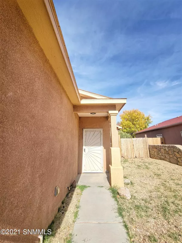 Las Cruces, NM 88012,4963 Ortega RD