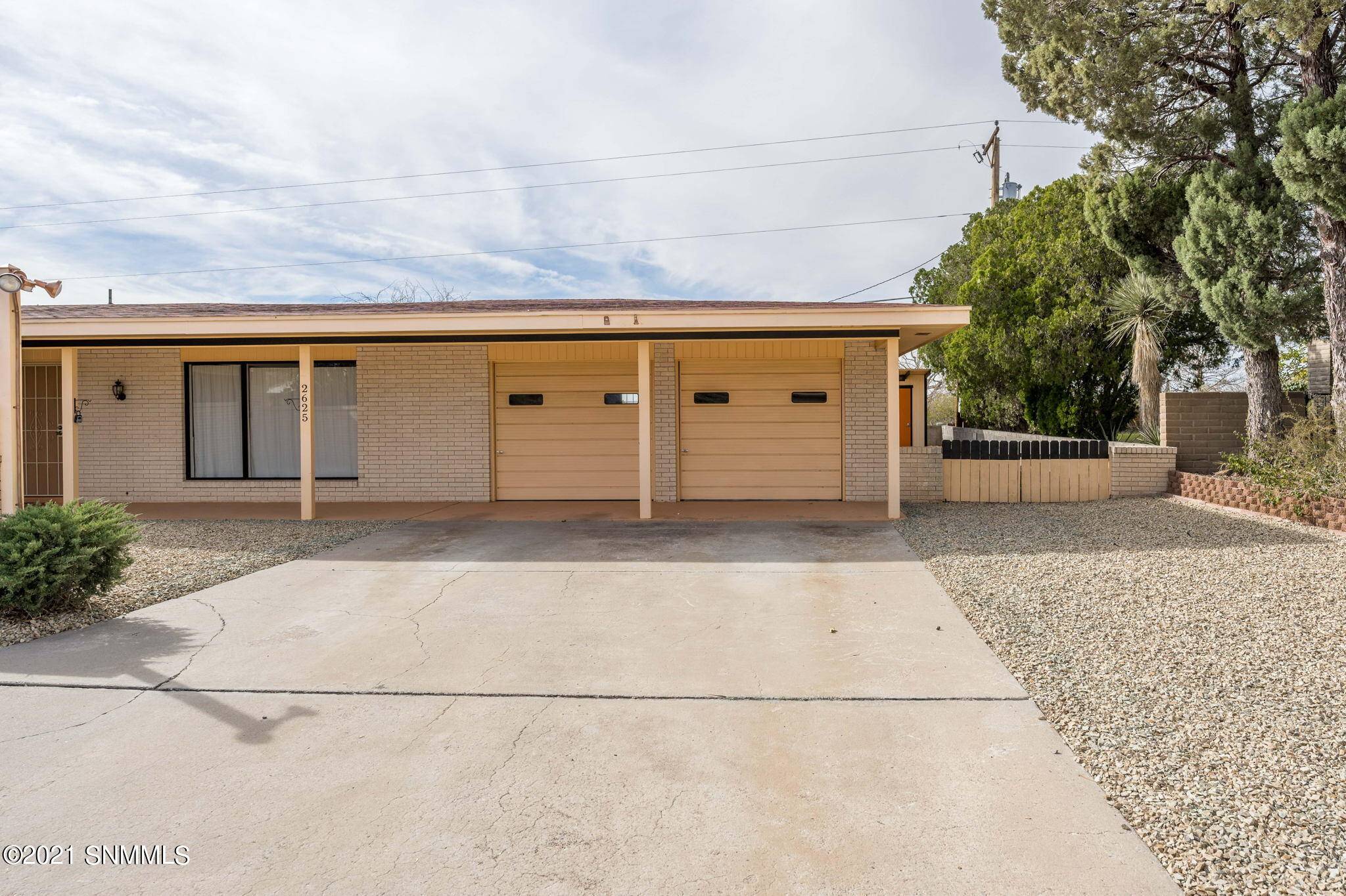 Las Cruces, NM 88001,2625 Desert DR