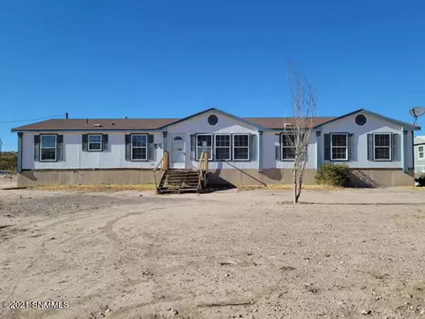 24 Armstead RD, Caballo, NM 87931