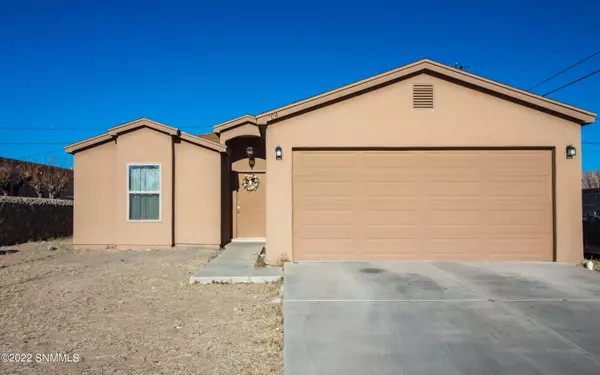 304 Mora DR, Sunland Park, NM 88063