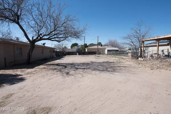 810 S Espina ST, Las Cruces, NM 88001