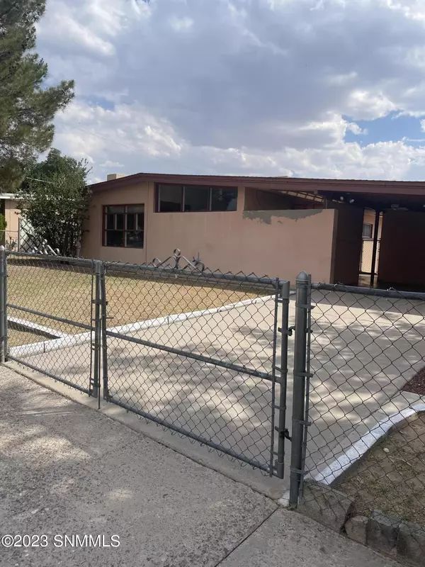 Las Cruces, NM 88001,2215 Margaret ST