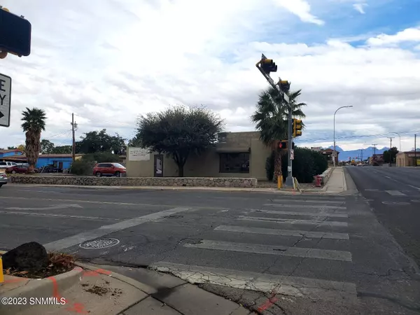 301 E Lohman AVE, Las Cruces, NM 88001