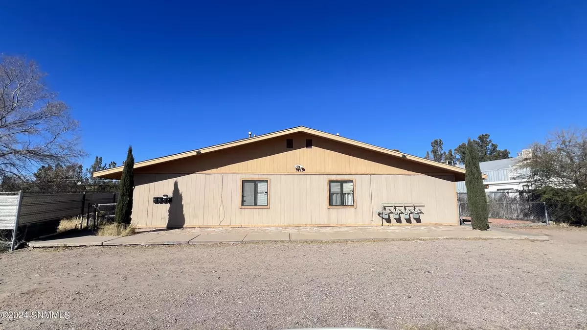 Las Cruces, NM 88001,1175 Ridgetop AVE