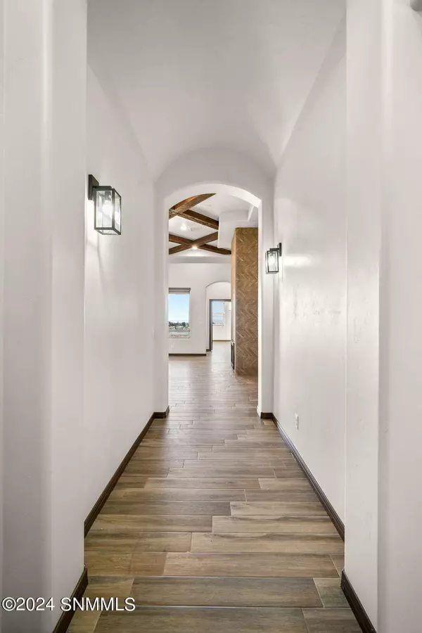 Las Cruces, NM 88012,2325 Flintstone LOOP