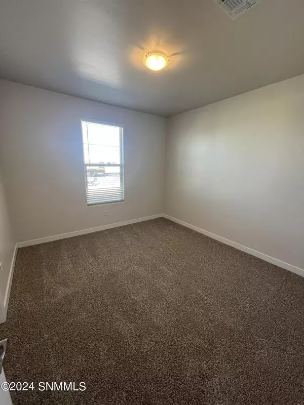 Las Cruces, NM 88001,2670 Silver Hawk AVE