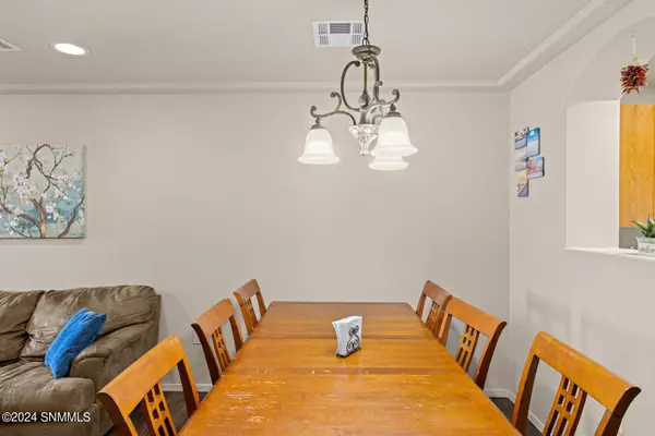 Las Cruces, NM 88012,3872 Las Colinas DR