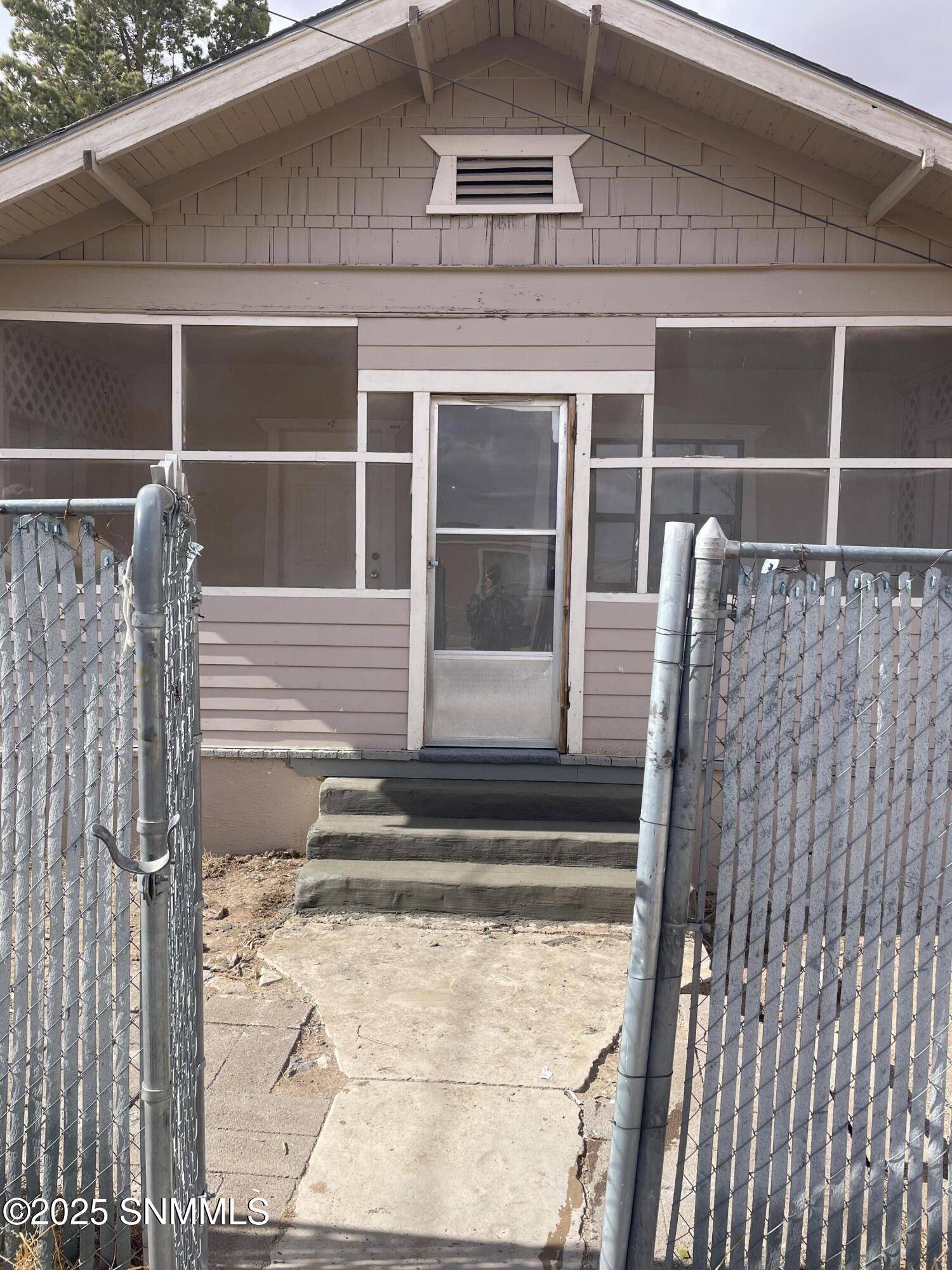 Lordsburg, NM 88045,413 High ST