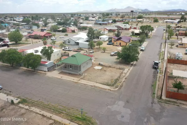 204 E 7th ST, Lordsburg, NM 88045