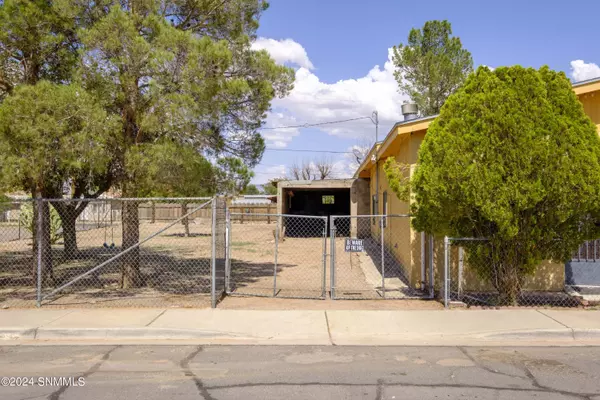 Las Cruces, NM 88001,1418 N Tornillo ST