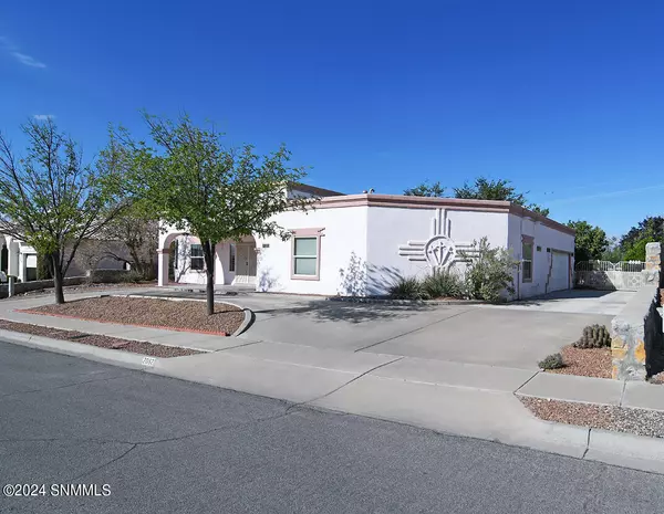 Las Cruces, NM 88011,2082 Desert Greens DR