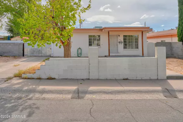 1800 Princess Jeanne DR, Las Cruces, NM 88001