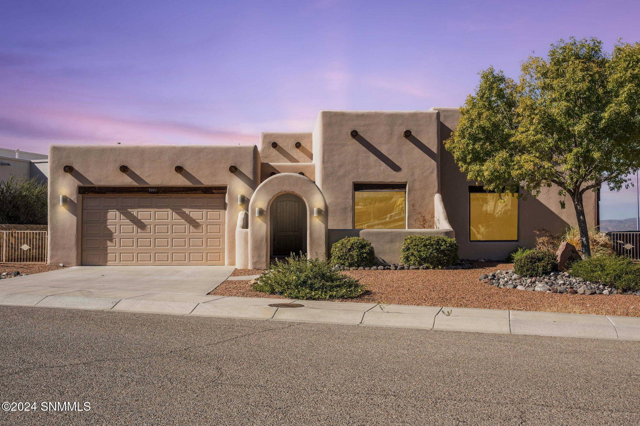 3041 Harmony Ridge LN, Las Cruces, NM 88011