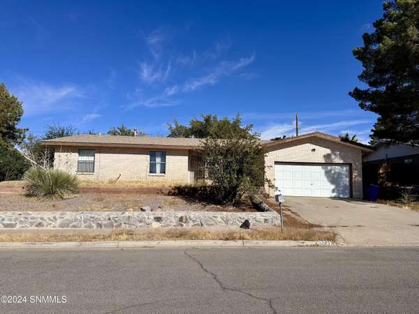 1223 Akers ST, Las Cruces, NM 88005