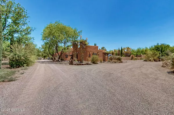 Las Cruces, NM 88005,4645 Snow RD