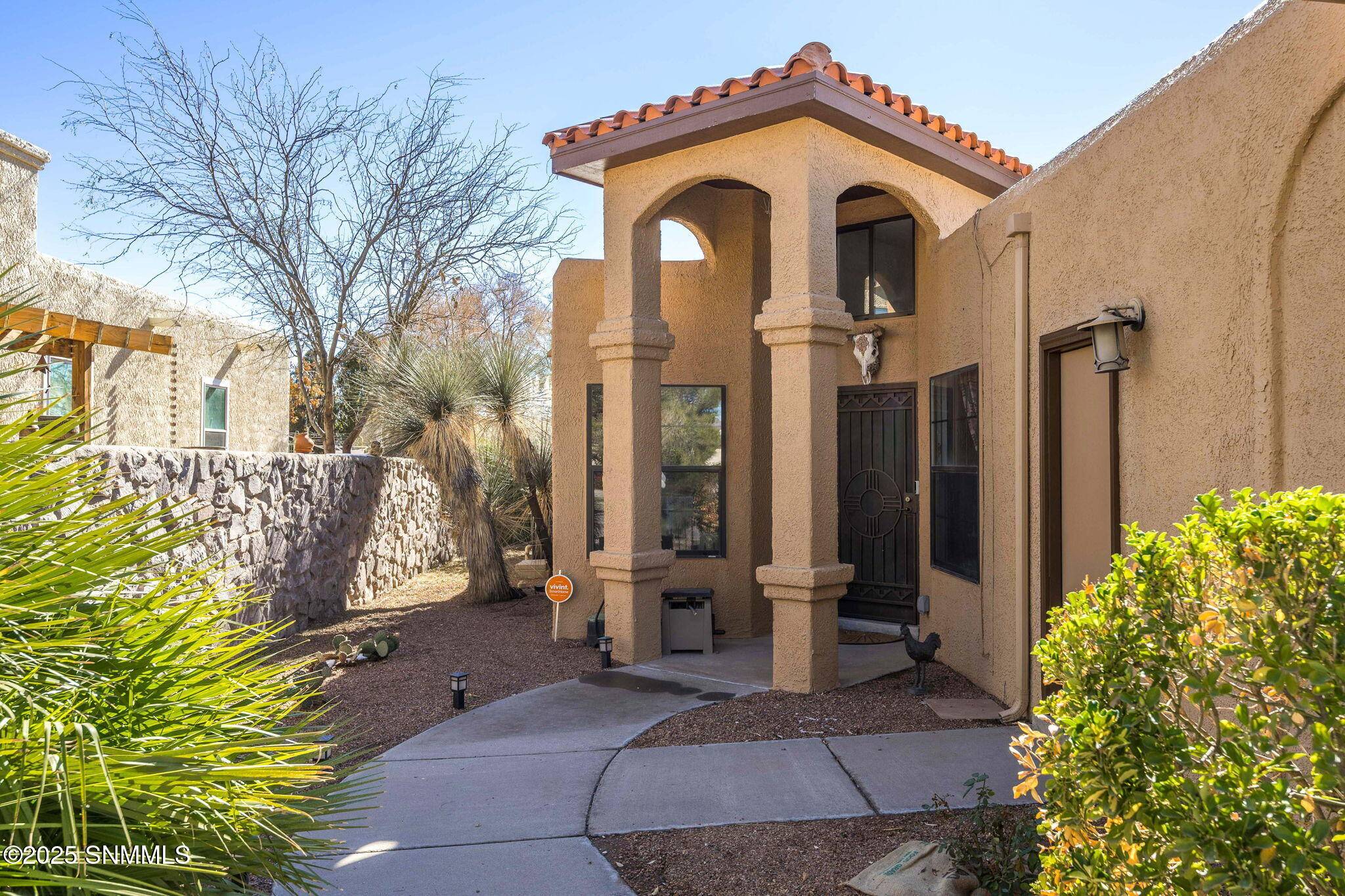 Las Cruces, NM 88012,2048 Pine Needle WAY