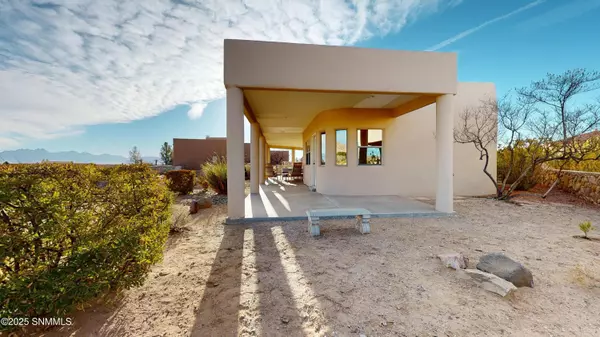 Las Cruces, NM 88007,6842 Alhambra CT