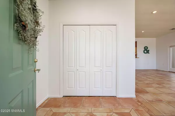 Las Cruces, NM 88007,1157 Castile CT