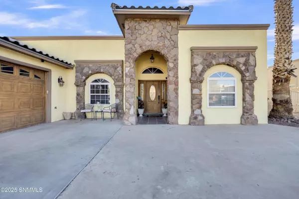 Las Cruces, NM 88005,4093 Mojave DR