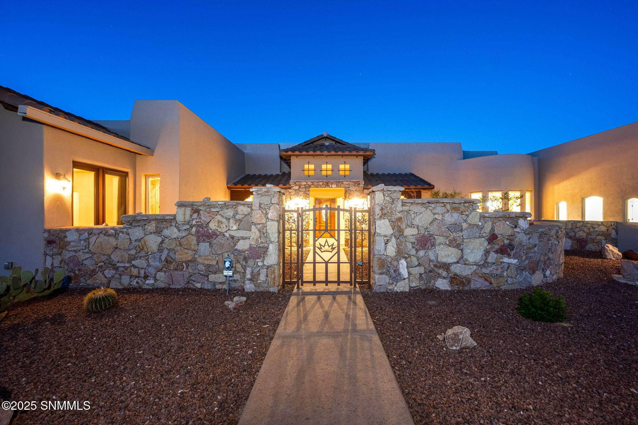 1225 Academy CT, Las Cruces, NM 88007