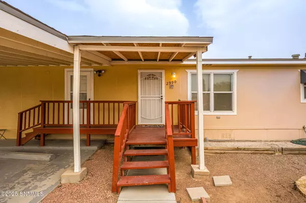 Las Cruces, NM 88007,2990 Petunia LN