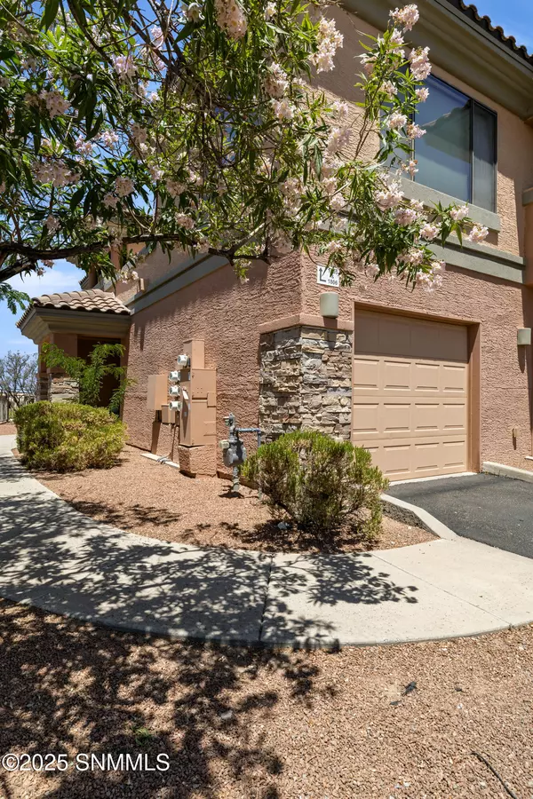 Las Cruces, NM 88011,3650 Morning Star DR #1806