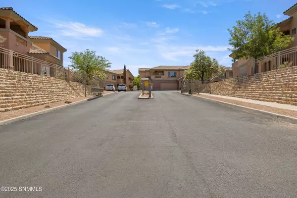 Las Cruces, NM 88011,3650 Morning Star DR #1806