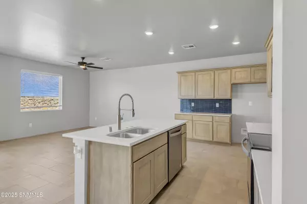 Las Cruces, NM 88012,3049 Gladstone ST