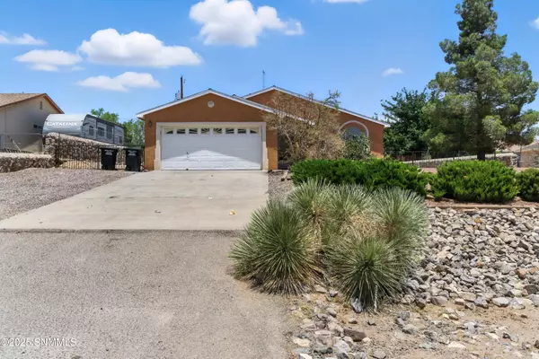 Las Cruces, NM 88012,5060 Apache TRL