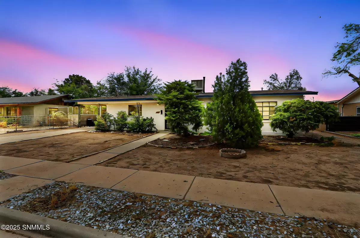 Las Cruces, NM 88005,610 College PL