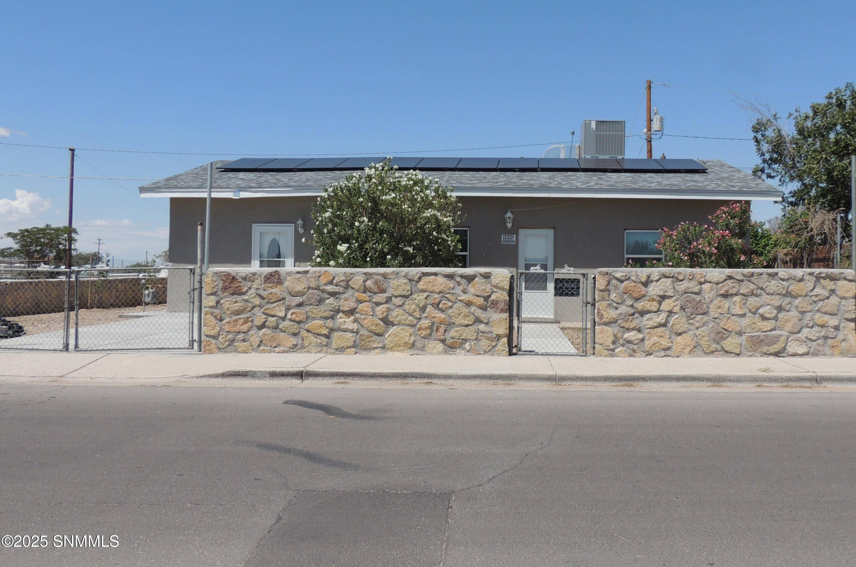 1915 Palomas AVE, Las Cruces, NM 88001