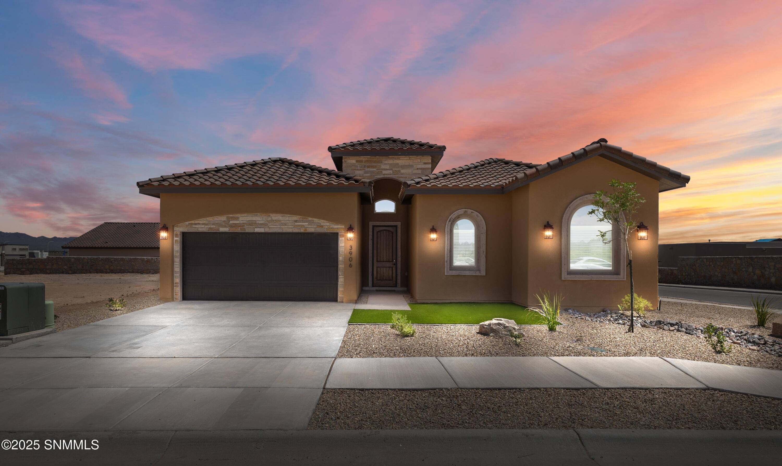 3906 Royal View ST, Las Cruces, NM 88012