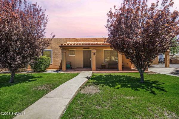 2425 Calle de Santiago, Mesilla, NM 88046