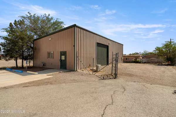 Las Cruces, NM 88007,1340 N Valley DR