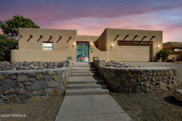 2807 Diamond Springs DR, Las Cruces, NM 88011